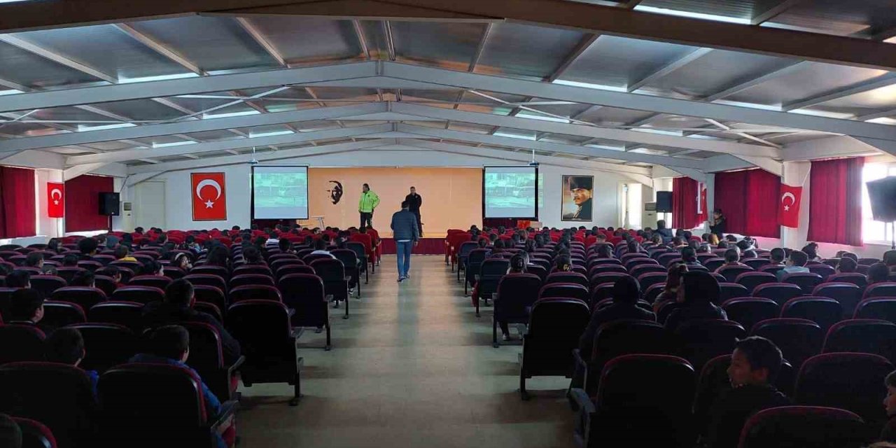 Öğrenciler polislik mesleğini yakından tanıdı