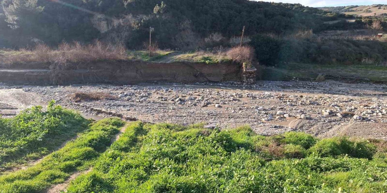 Ziyanlar’da dere taştı, tarım arazileri zarar gördü