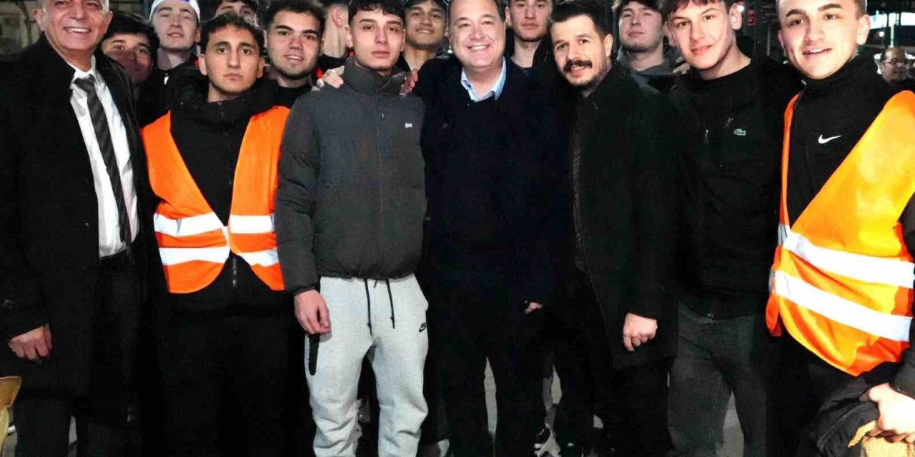 Başkan Dutlulu, Selendililer Derneği’nin iftar programına katıldı