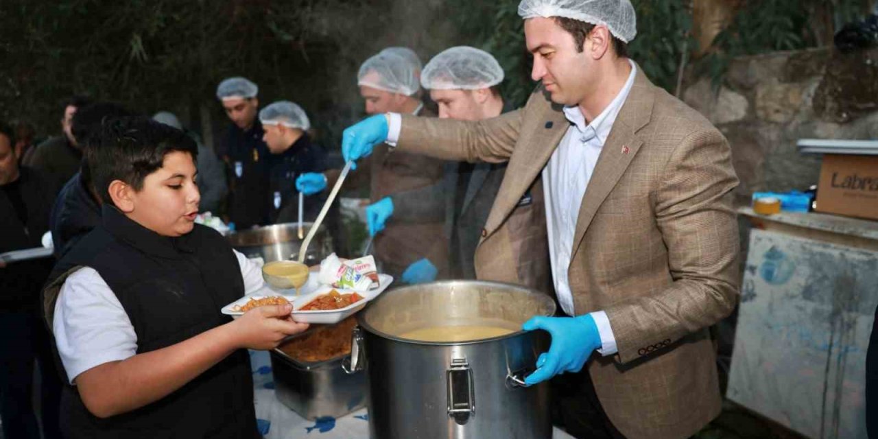 Belediyenin geleneksel iftar programları sürüyor