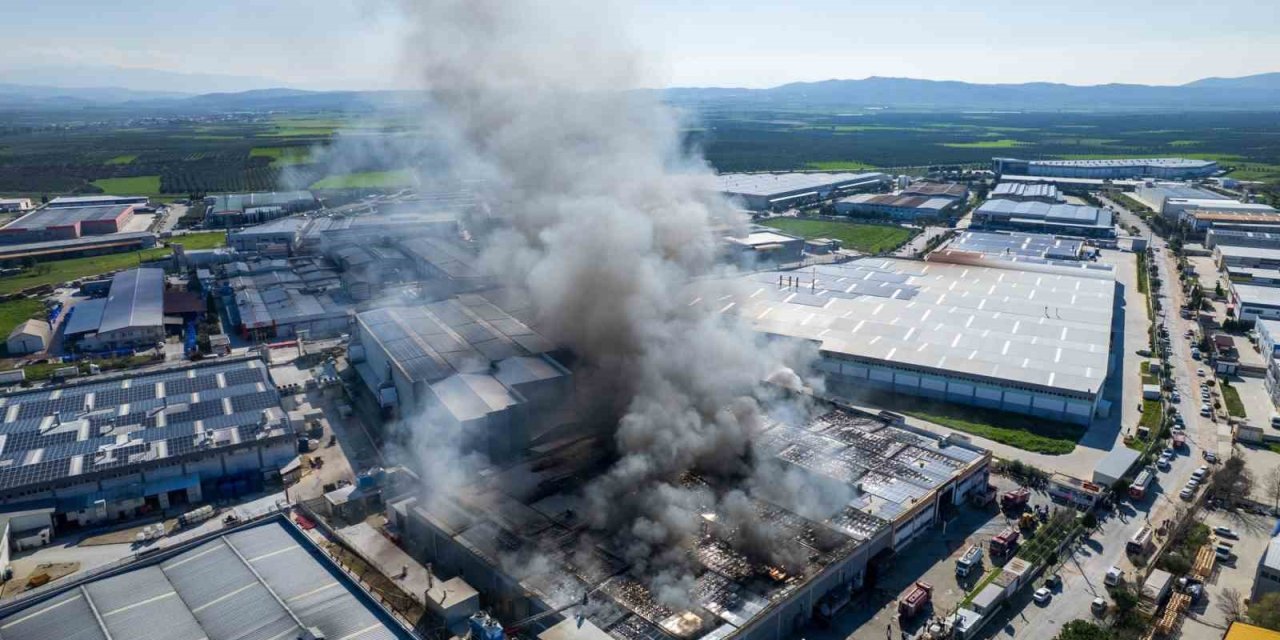 Akhisar Kaymakamı Can’dan fabrika yangınına ilişkin açıklama