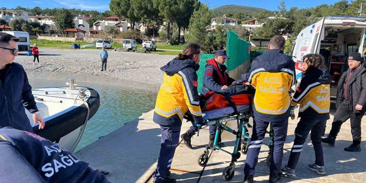 Balıkçı teknesinde rahatsızlanan vatandaşa tıbbi tahliye