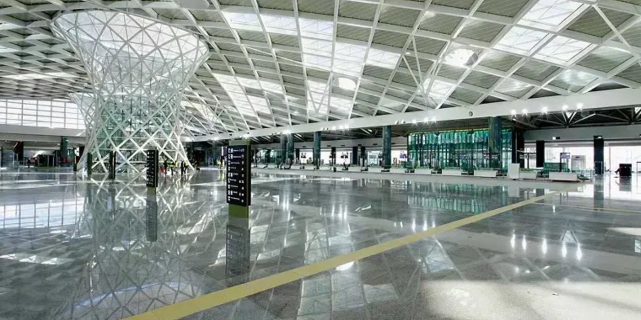 İzmir Adnan Menderes Havaalanı araç kiralama rehberi