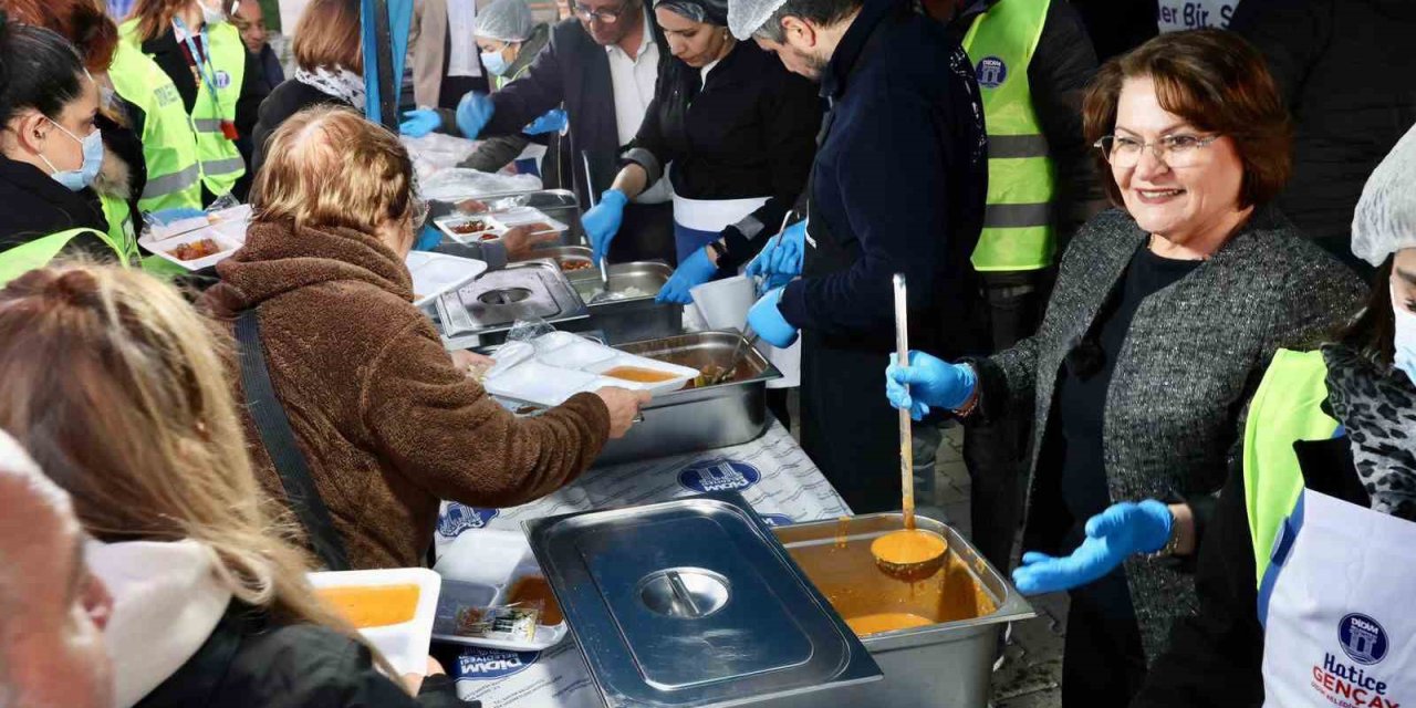 Didim Belediyesi’nden Akbük’te Ramazan iftarı