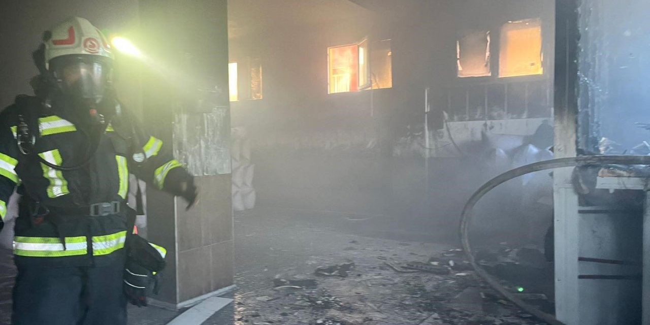 Kuruyemiş fabrikasında korkutan yangın