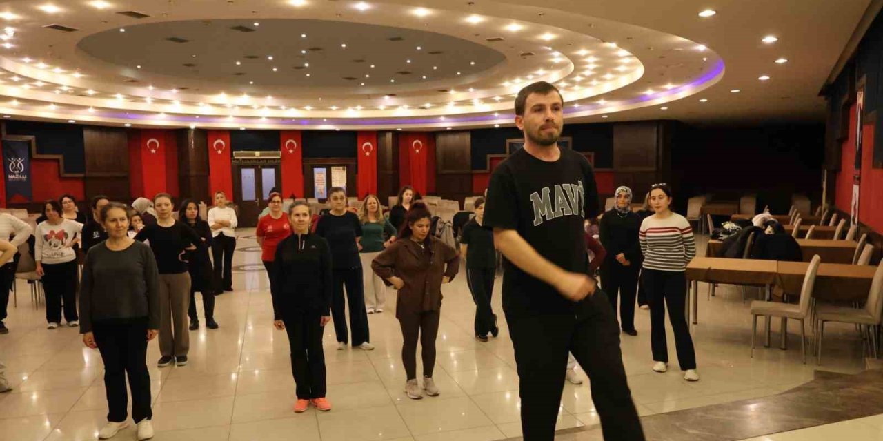 Nazilli Belediyesi halkoyunları ekipleri çalışmalarını sürdürüyor