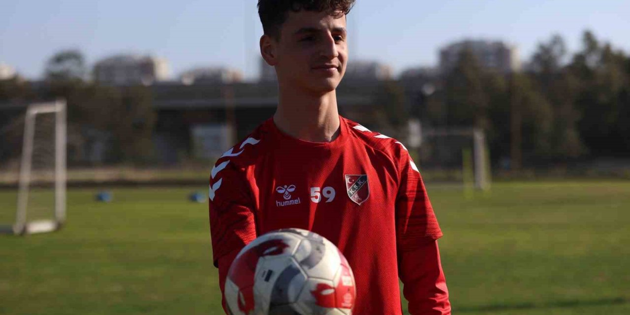 Adem Yeşilyurt: "Fenerbahçe’de forma rekabetine girmek istiyorum"