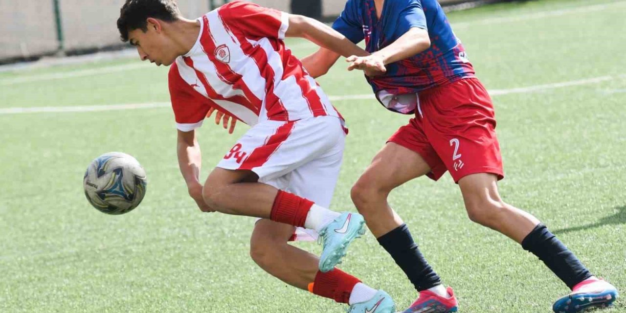 Yunusemre’nin U16’ları Türkiye Şampiyonası’na katılmaya hak kazandı