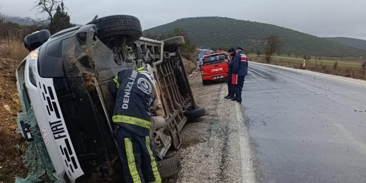 Tavas’ta servis aracı yan yattı; 9 yaralı