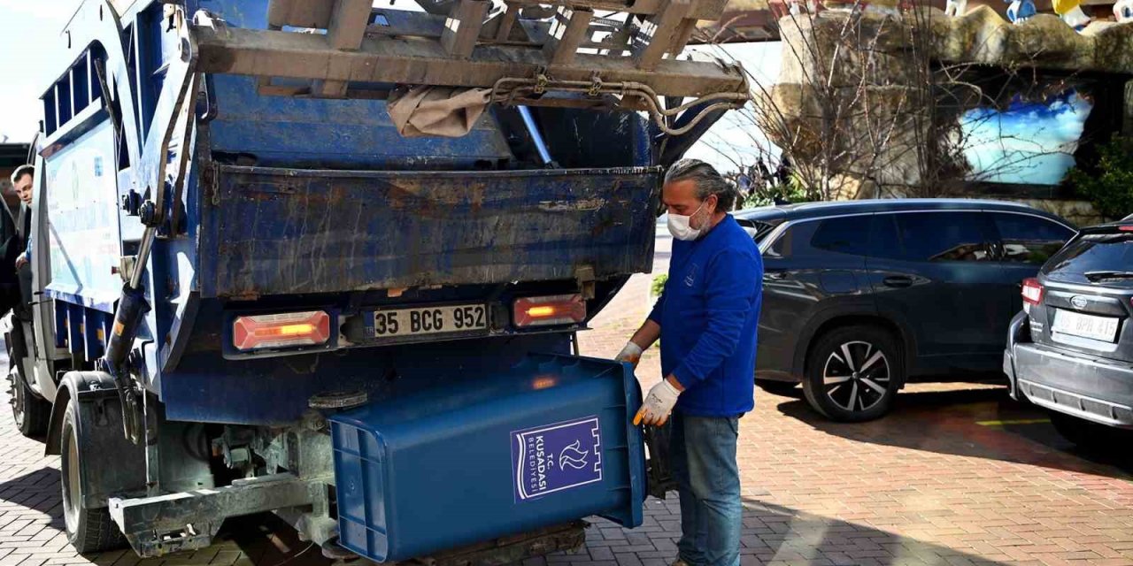 Kuşadası’nda geri dönüştürülebilir atıklar toplandı