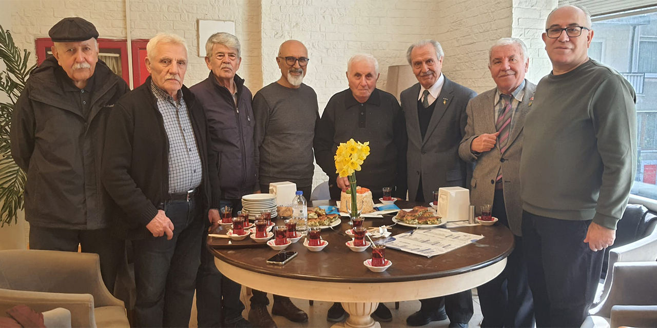 Mehmet Eroğlu 87. yaşını dostlarıyla kutladı