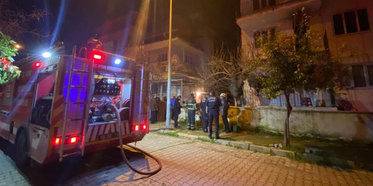 Efeler’de apartman yangını paniğe neden oldu: Ev kullanılamaz hale geldi