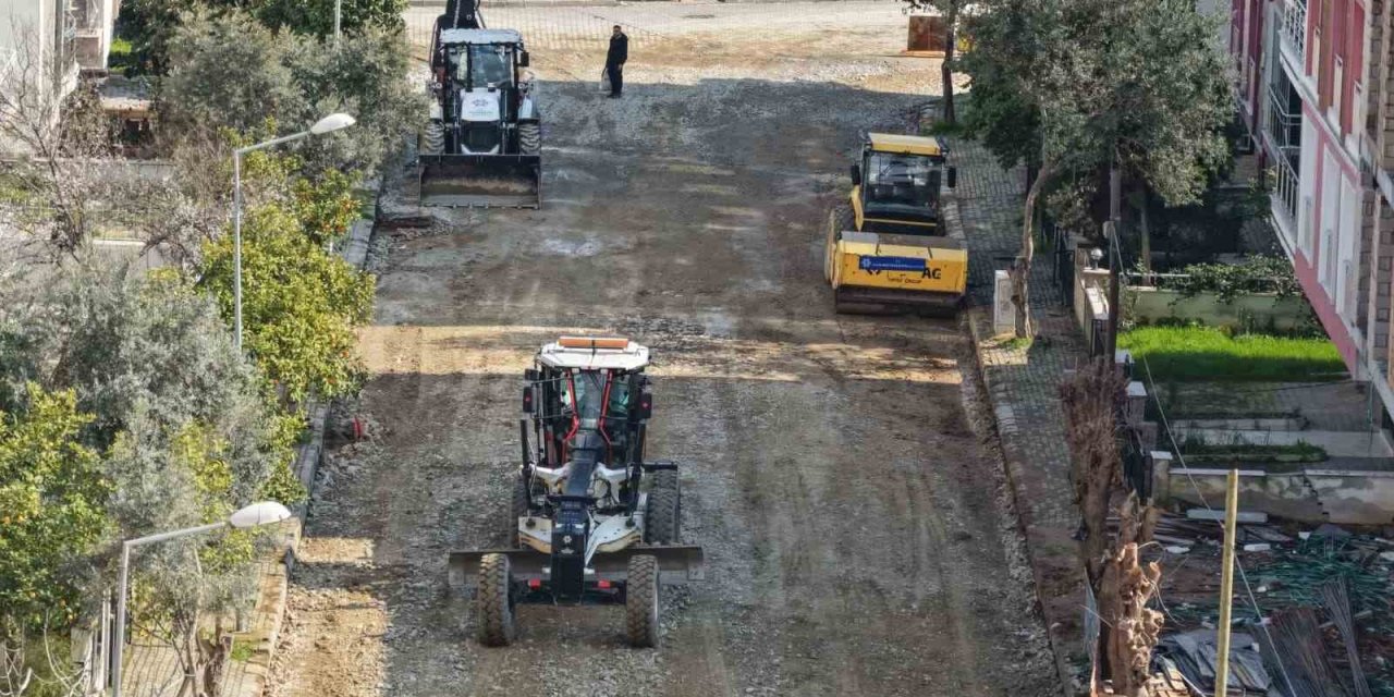 Büyükşehir’in yol yenileme çalışmaları sürüyor