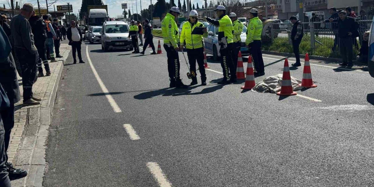 İzmir’de ölümlü kaza sonrası vatandaşlar kara yolunu trafiğe kapattı