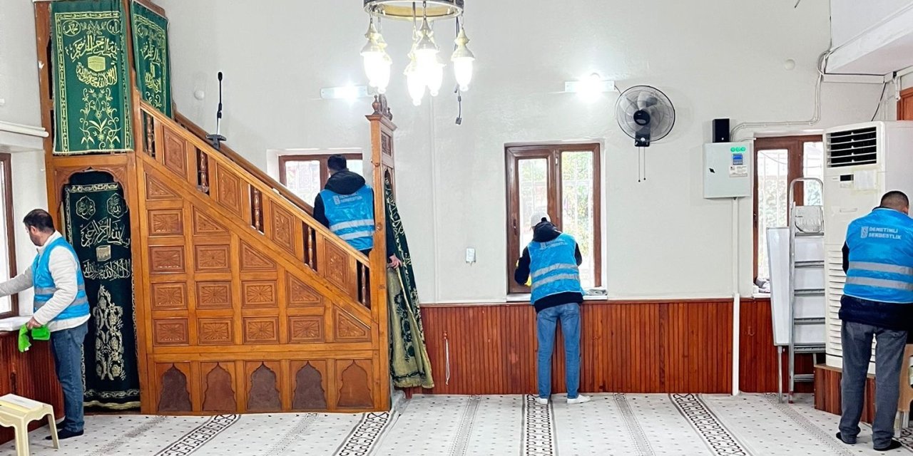 Manisa’da denetimli serbestlik yükümlülerinden camilere ’Ramazan’ bakımı