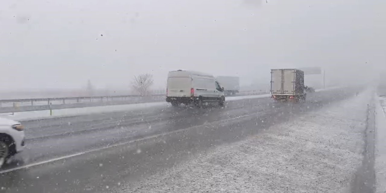 Denizli’nin yüksek kesimlerinde kar yağışı etkili oluyor