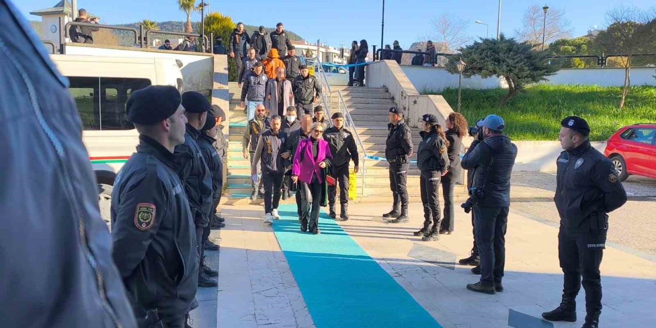 Muğla’da sahte sosyal medya operasyonu: 8 şüpheli adliyeye sevk edildi