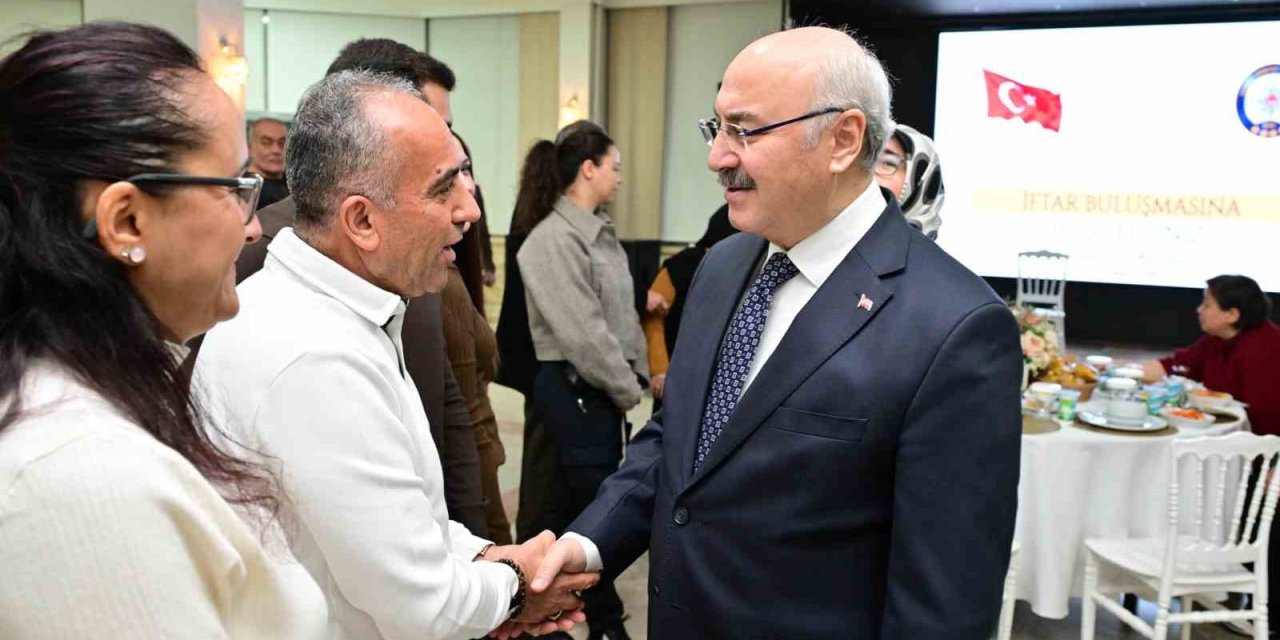 Vali Köşger, şehit aileleri ve gaziler iftarda buluştu