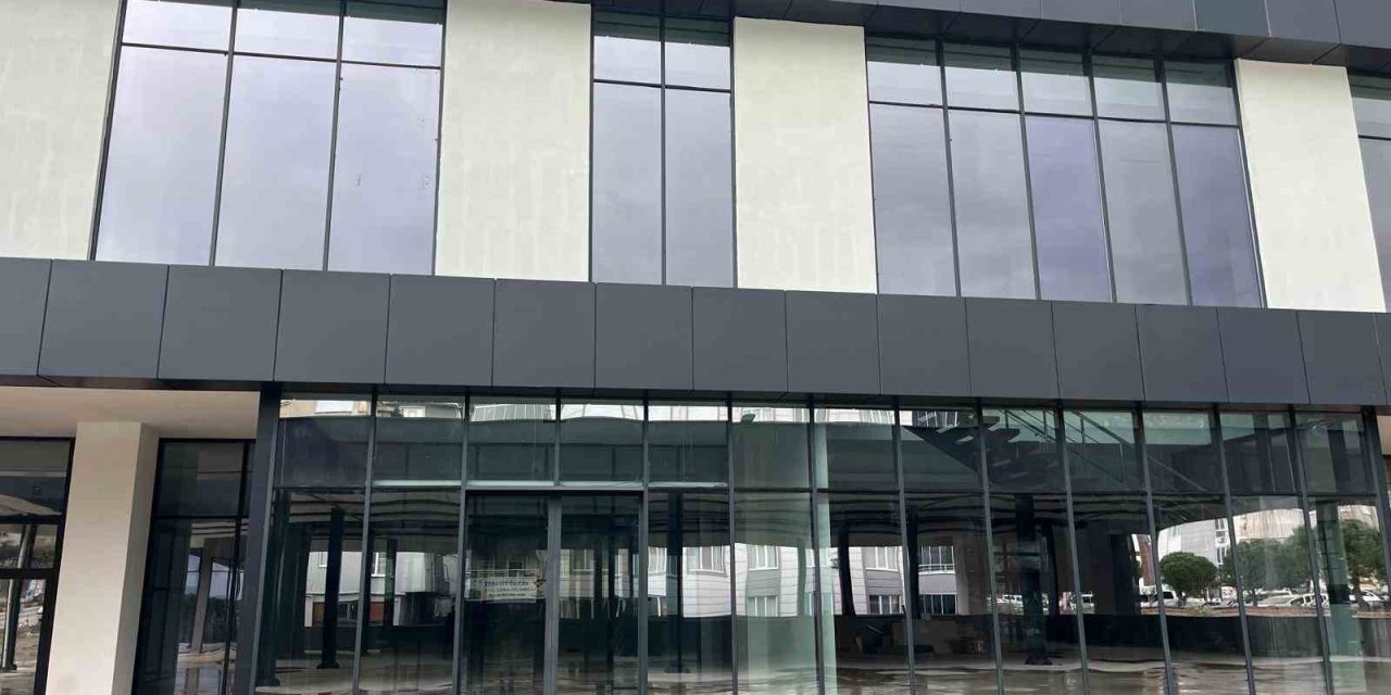 Buldan Santral Garajı ve Kapalı Pazaryerinde sona yaklaşıldı