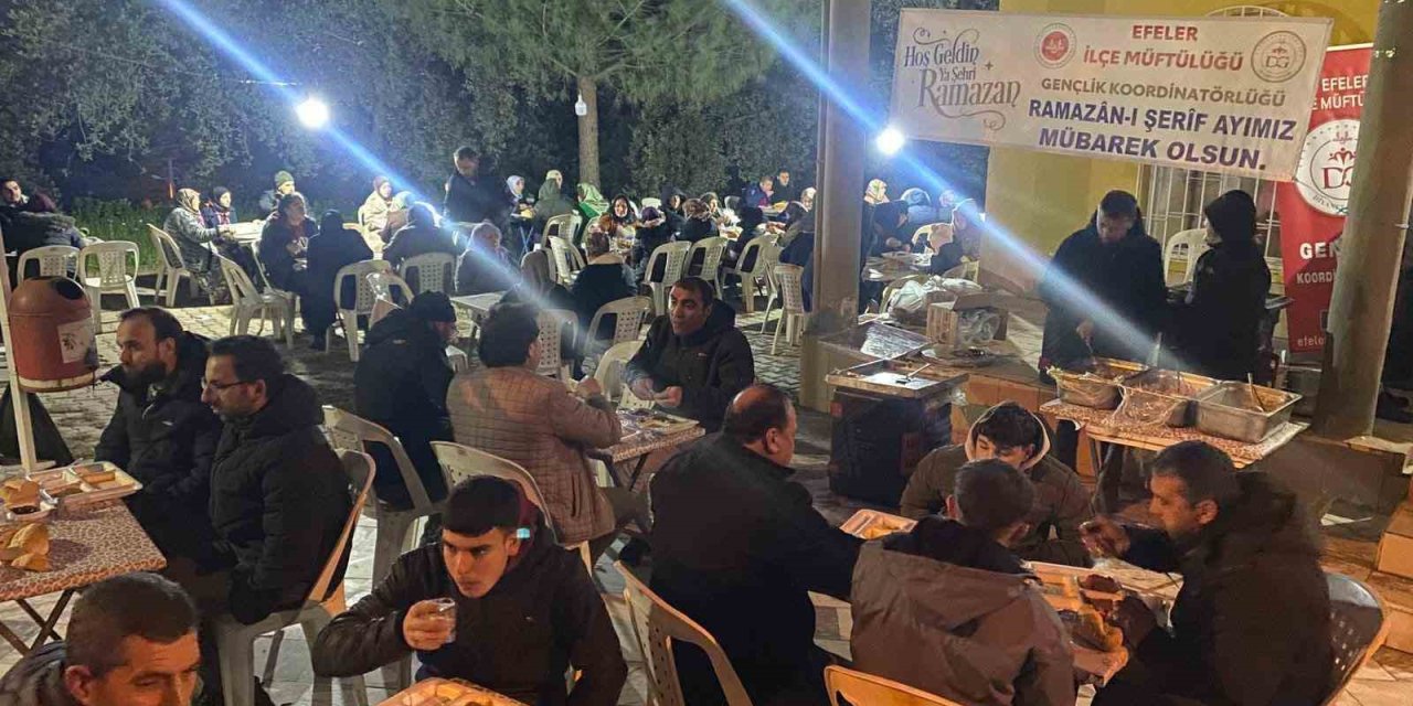 Efeler’de ’Mahallece İftardayız’ programı vatandaşları buluşturdu