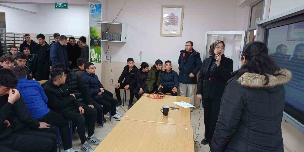 Şuhut’ta öğrencilere ‘Gıda Güvenilirliği’ eğitimi verildi