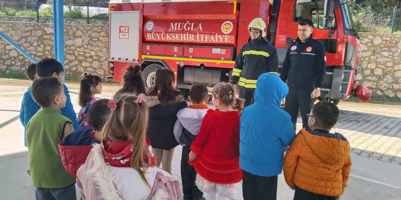 Miniklere yangın güvenliği eğitimi