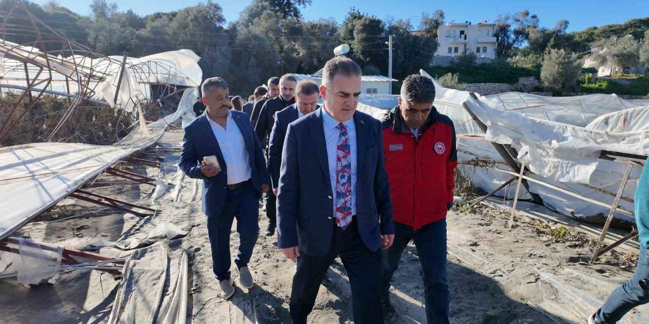 Vali Akbıyık, Seydikemer’de selden etkilenen çiftçilerle bir araya geldi