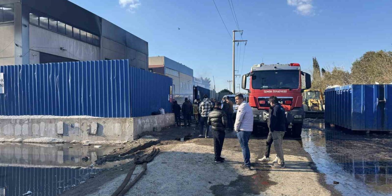 Torbalı’daki fabrika yangını söndürüldü