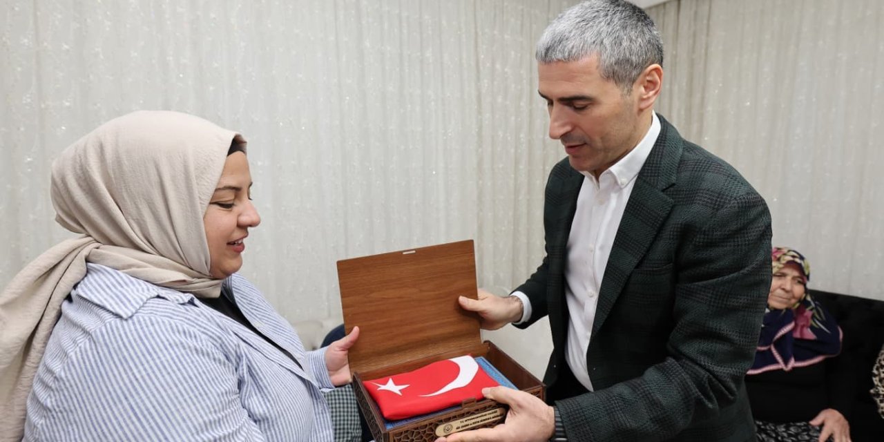 Vali görevinin ilk gününde iftarını şehit ailesinin evinde yaptı