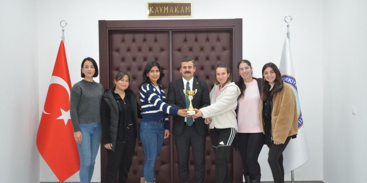 Köyceğiz Veteran Kadın Voleybol Takımı ikinci oldu