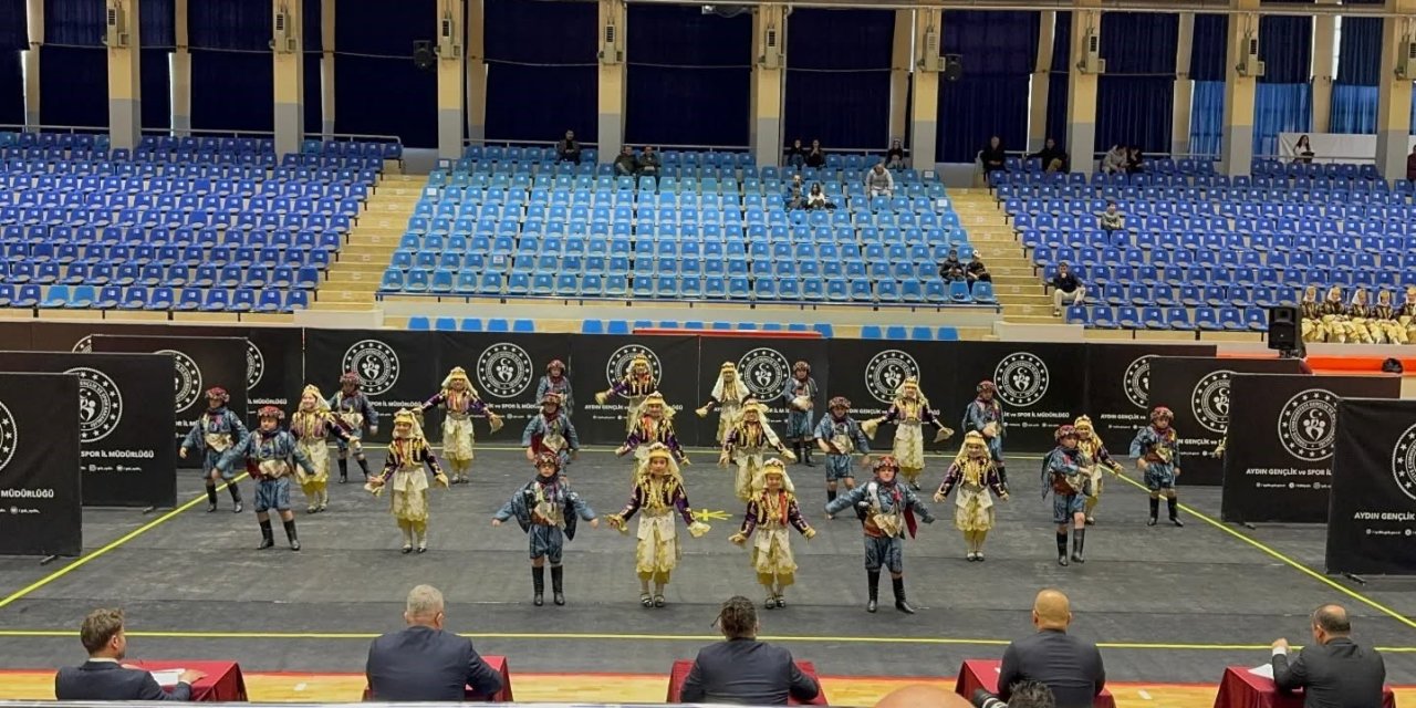 Minik efeler birincilik için yarıştı