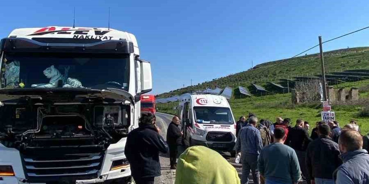 Tire’de hatalı sollama yapan otomobil kamyona çarptı