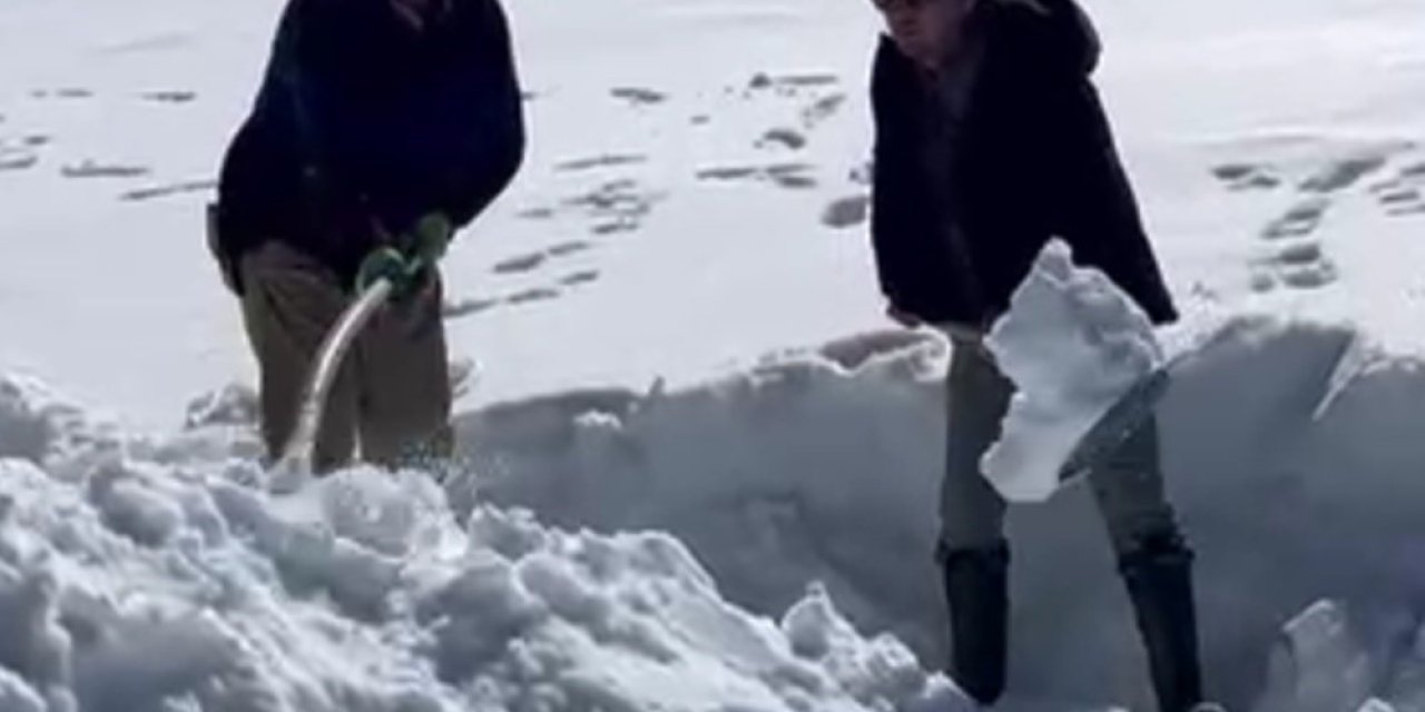 Dondurucu zirvede toplanan kar, yazın serinleten lezzete dönüşüyor