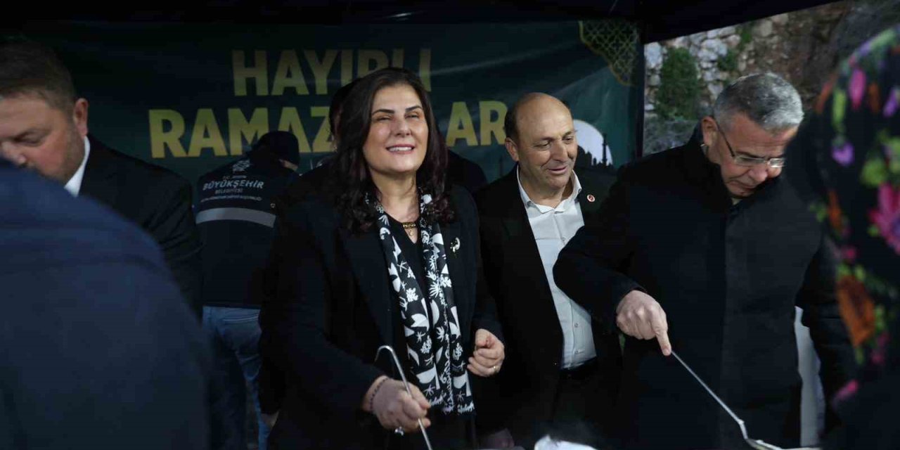 Başkan Çerçioğlu Köşk’te vatandaşlarla iftar sofrasında bir araya geldi