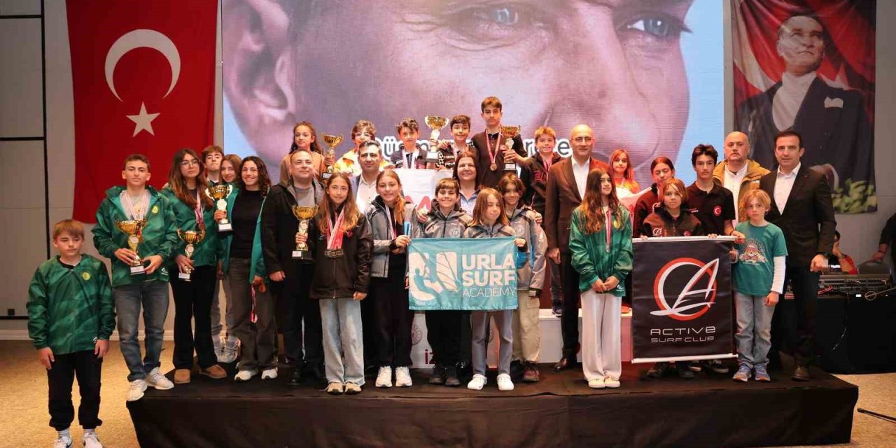 Valilik Kupası Yelken Yarışları Foça’da yapıldı