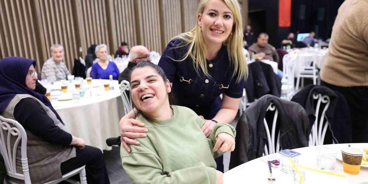 Merkezefendi’de Engelsiz Yaşam Akademisi aileleri iftarda buluştu