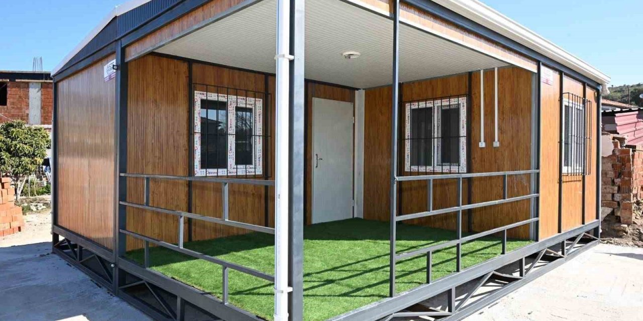 Manisa’da yağmurda evleri kullanılamaz hale gelen ailenin yeni yuvası büyükşehirden