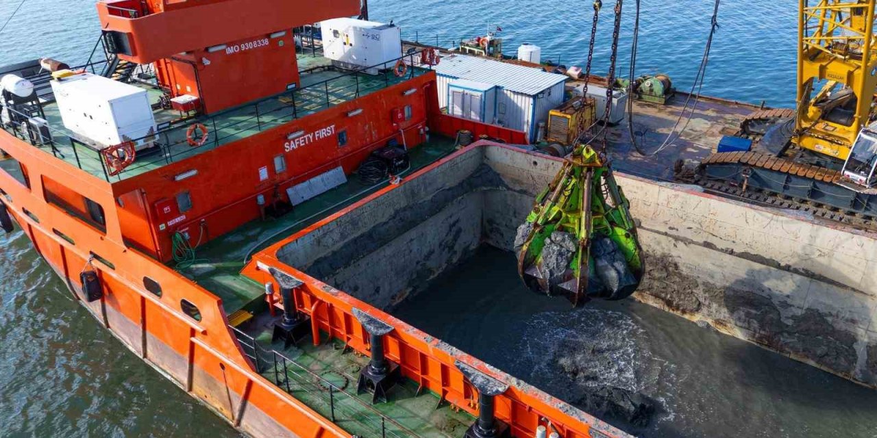 Körfez’den 1 milyon ton çamur çıkarıldı