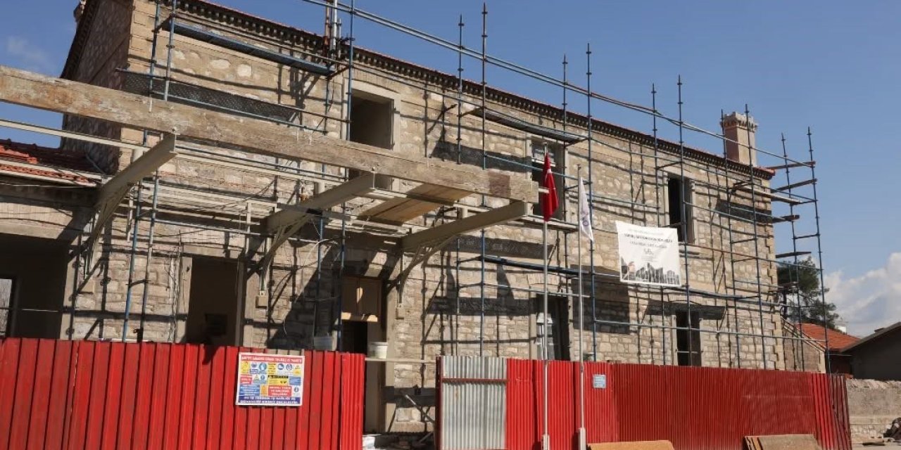 İncirliova’daki tarihi istasyon binası aslına uygun restorasyonla yenileniyor