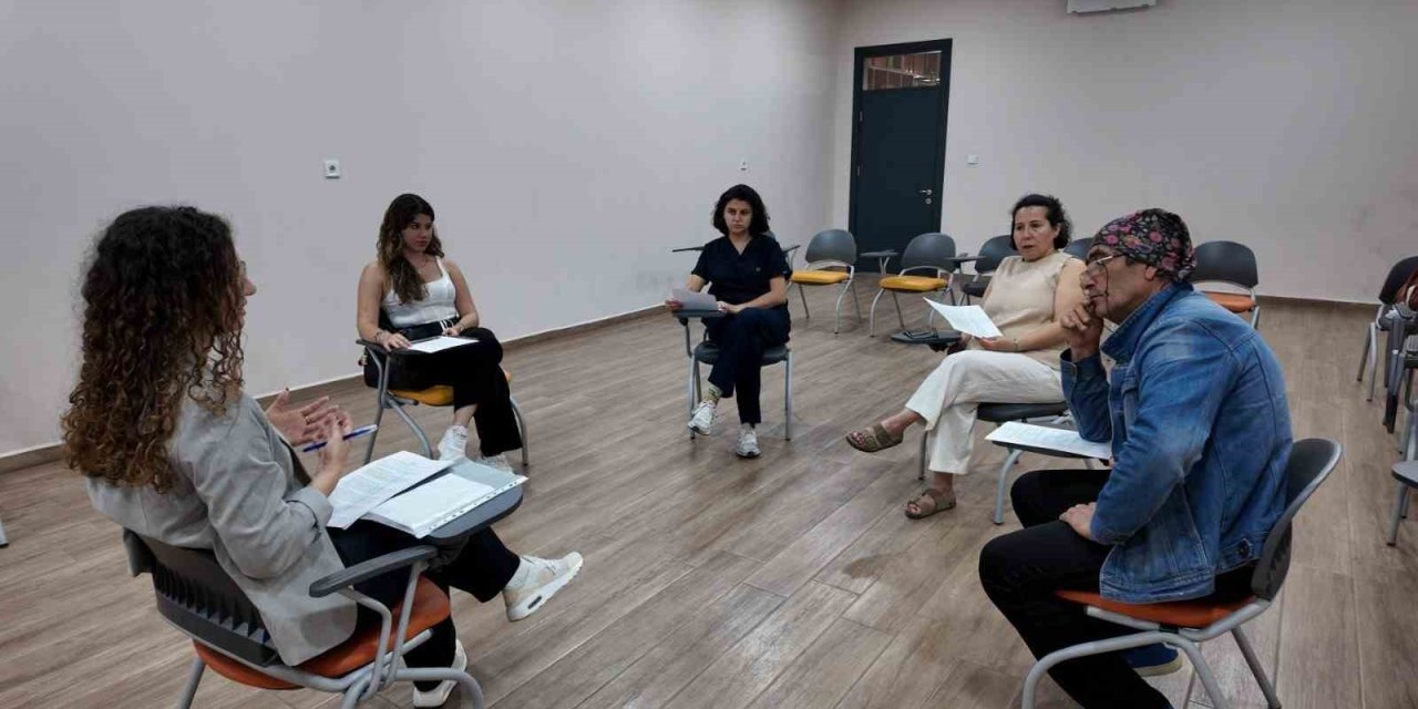 Efeler’in Psikososyal Destek Merkezleri vatandaşlara dokunmaya devam ediyor