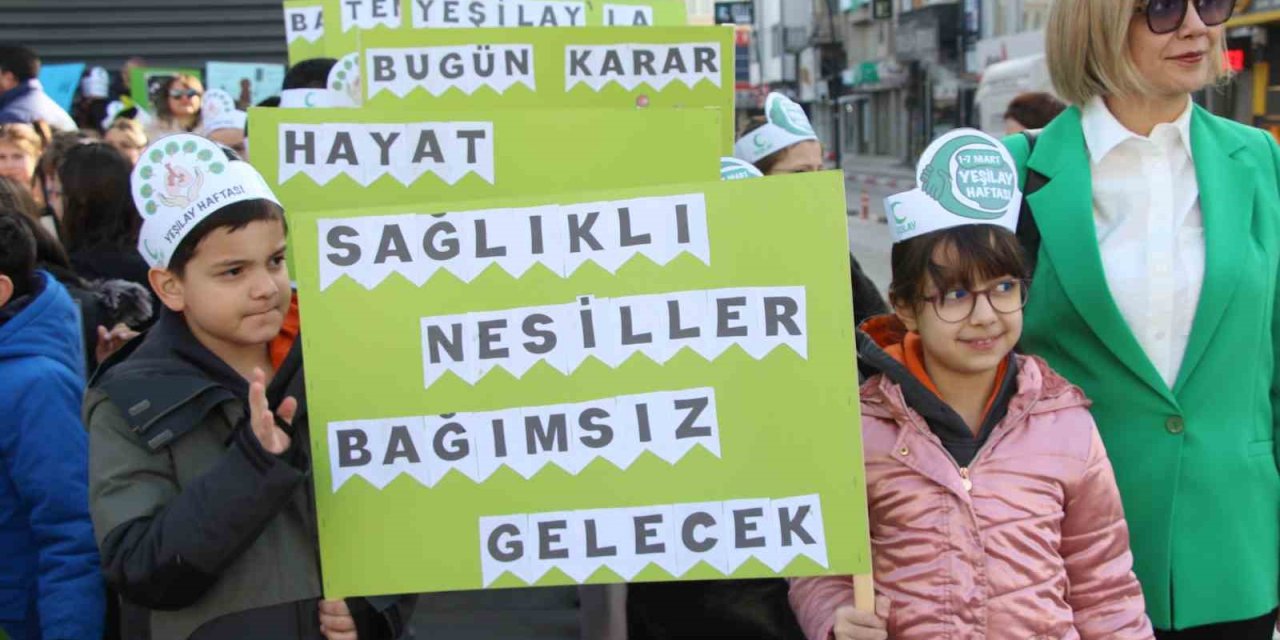 Yeşilay’dan Uşak’ta farkındalık yürüyüşü