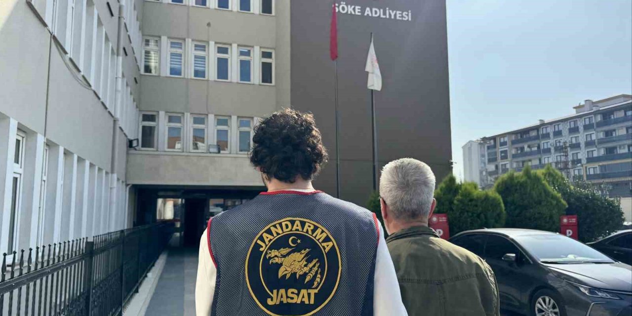 Çeşitli suçlardan aranan şahıslar jandarmadan kaçamadı