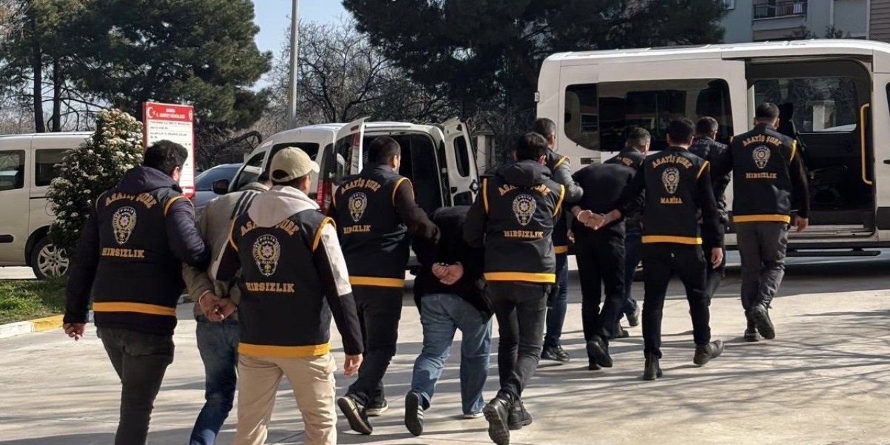 Manisa’daki fabrika hırsızları yakalandı