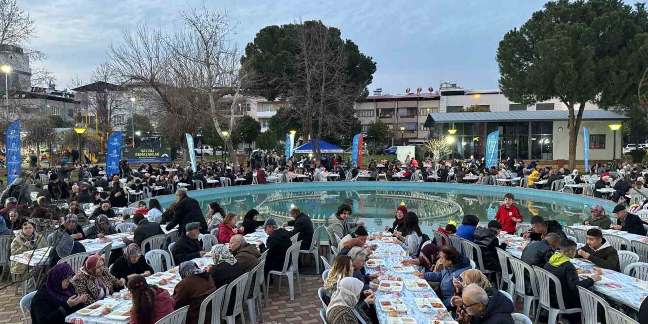 Aydın Büyükşehir Belediyesi Ramazan’ın bereketini kentin dört bir yanına taşımayı sürdürüyor