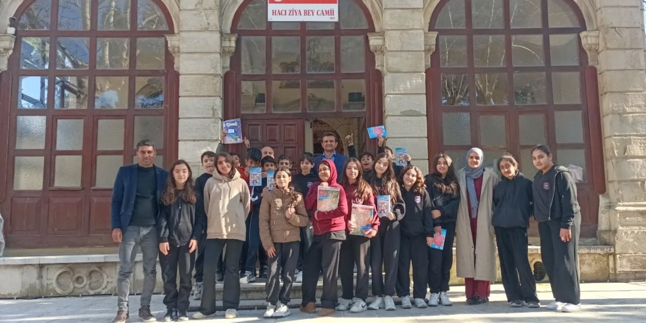 Öğrenciler tarihi camilerde buluşmaya devam ediyor