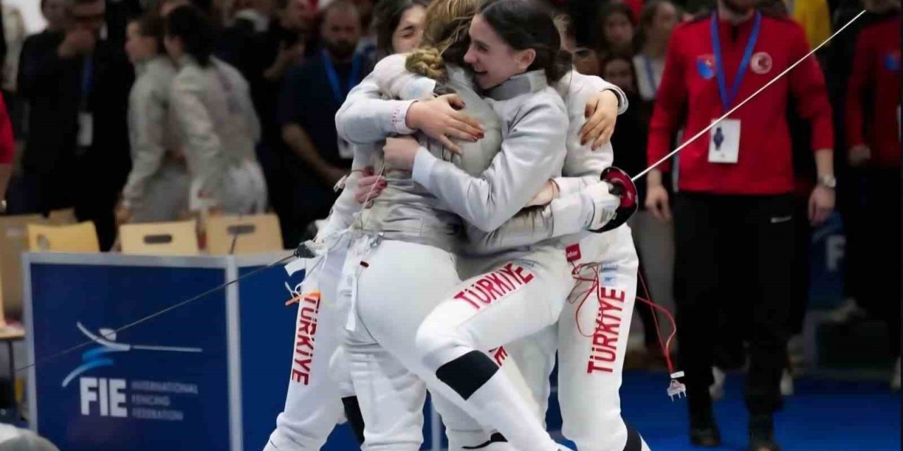 Manisalı eskrimci Berra Kürek Avrupa ikincisi oldu