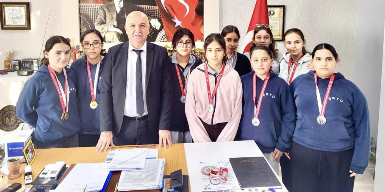 Efelerli öğrenciler bilek güreşinde bölge finallerine yükseldi