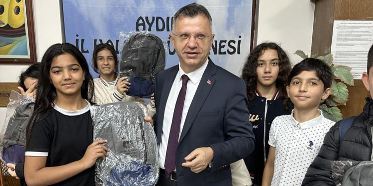 Aydın İl Halk Kütüphanesi’nden öğrencilere çanta desteği