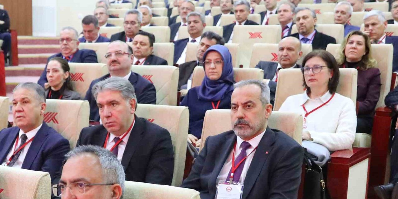 Rektör Kibar Üniversitelerarası Kurul Toplantısı’na katıldı