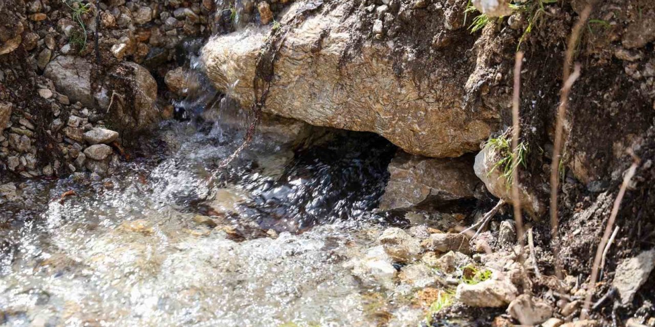 Çameli’nde yağışlar sonrası yer altı suları yüzeye çıktı